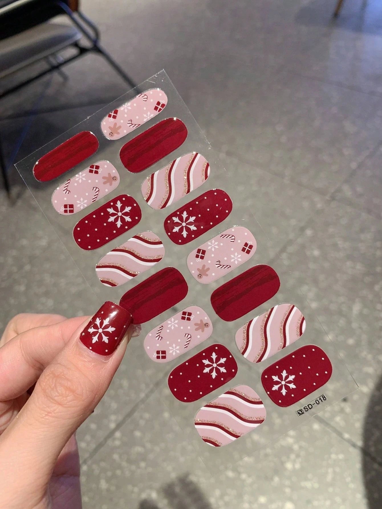 The Gift of the Magi - Candy Cane Swirls Fully Cured Gel Nail Wrap