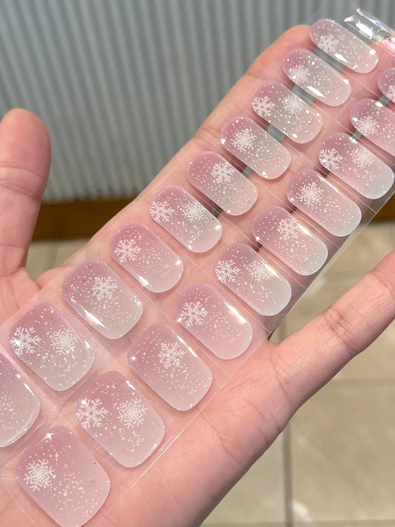 A Christmas Carol - Classic Festive Plaid Semi-Cured Gel Nail Wraps